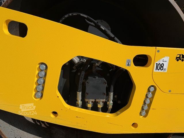 Μονότυμπανο οδοστρωτήρας BOMAG BW213 D-5 Walzenzug NEWUERTIG 390h