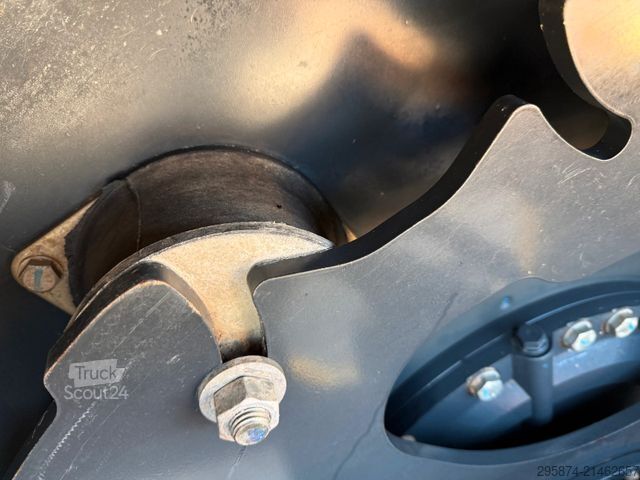 Μονότυμπανο οδοστρωτήρας BOMAG BW213 D-5 Walzenzug NEWUERTIG 390h