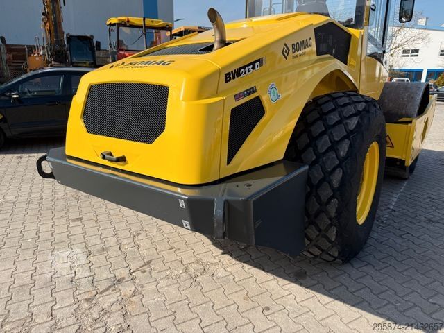 Μονότυμπανο οδοστρωτήρας BOMAG BW213 D-5 Walzenzug NEWUERTIG 390h