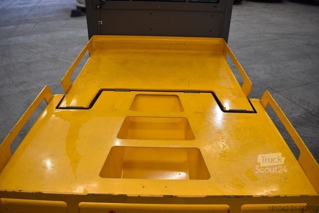 Tractor Jungheinrich Sitzschlepper EZS 7280 - 28t