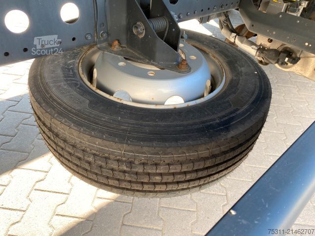 Camion plateau avec bâche MERCEDES-BENZ Atego 1221 | 7,2m Pritsche/Plane*LBW*AHK*Autom.