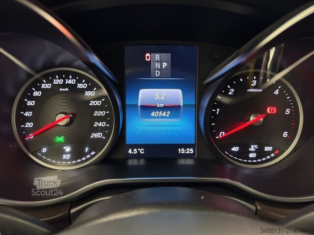 Minibuss Mercedes-Benz V 220 AVANTGARDE EDITION AMG LED STDHZG 360° KAM