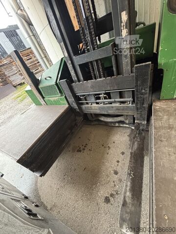 Τετραπλής κατεύθυνσης περονοφόρο όχημα Combilift C5000