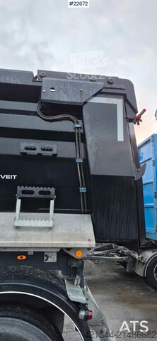 Standard tractor Volvo FH 500 6x4 Tractor w/ 2024 Rojo Tipper Semi