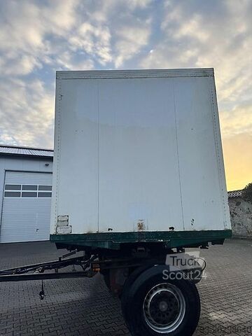 Varebil Schmitz Wechselbrücken Anhänger mit Kofferaufbau Interne Nr. 8384