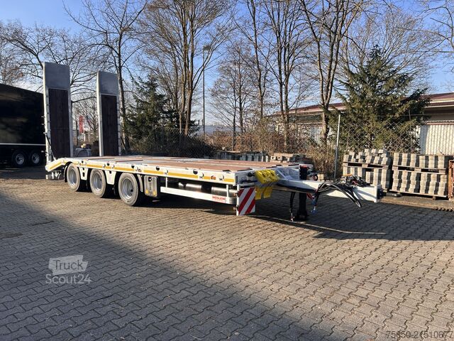 Lavtloader trailer Möslein TT 34 Zugrohr Gerade  34 t GG Tridem- Tieflader 3 Achs, gelenktNeufahrzeug