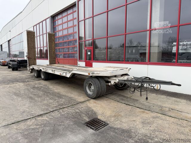 Lavtloader trailer Müller Mitteltal T3  3 Achs Tiefladeranhänger