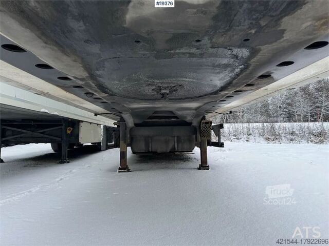 Jäähdytetyt/pakastetut kuljetukset System trailer closed semi w/ Thermo king unit and