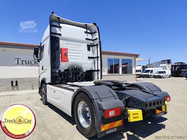 стандартен влекач Iveco S WAY 530