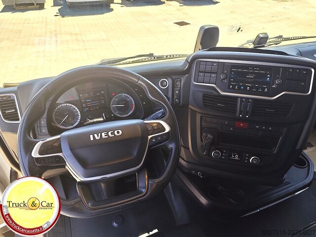 стандартен влекач Iveco S WAY 530