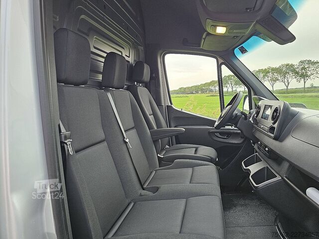 Bestelauto MERCEDES-BENZ SPRINTER 317 L2H2 Automaat Mbux