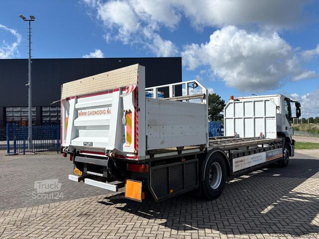 Платформенный трейлер Iveco STRALIS Plateau + Lift / Euro 5 / NL Truck