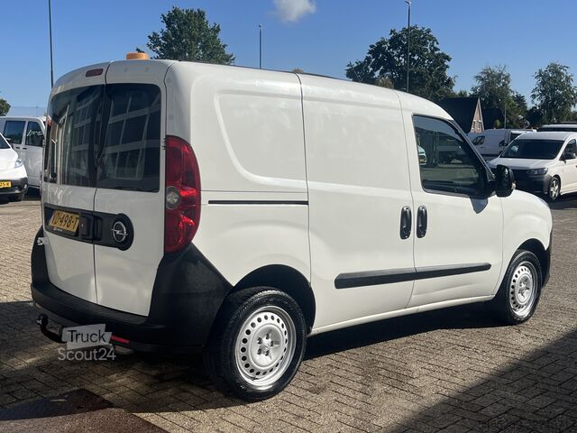 Korkeakattoinen farmari Opel Combo 1.4 CNG L1H1 ecoFLEX Motor Defect  Airco ...