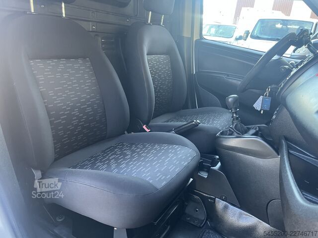 Korkeakattoinen farmari Opel Combo 1.4 CNG L1H1 ecoFLEX Motor Defect  Airco ...