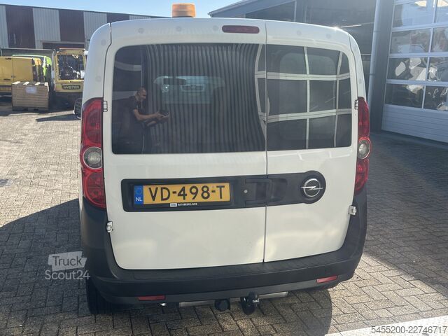 Korkeakattoinen farmari Opel Combo 1.4 CNG L1H1 ecoFLEX Motor Defect  Airco ...