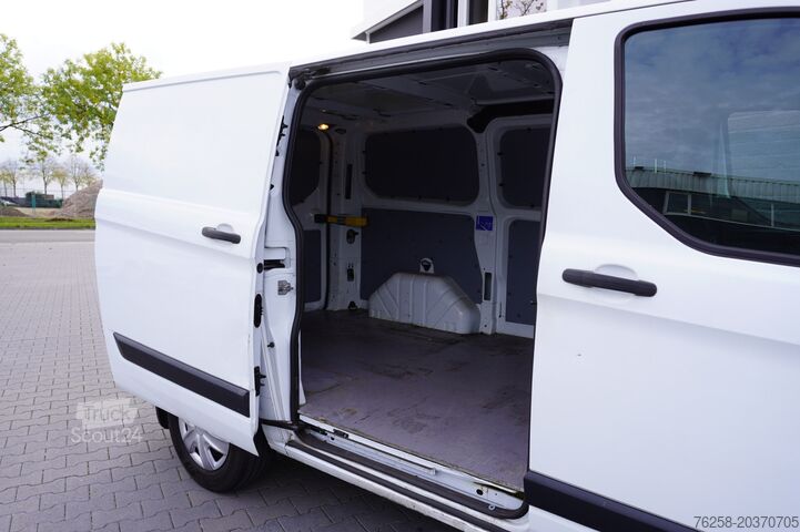 Delivery van Ford Transit Custom 2.0 TDCI 130PK EURO 6 - Airco - ...