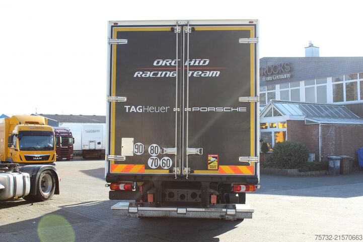 Box truck Mercedes-Benz Antos 1833 E6 Koffer 8,4m   LBW 2t   Klima