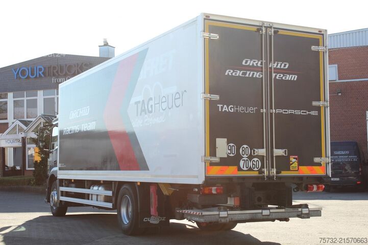 Box truck Mercedes-Benz Antos 1833 E6 Koffer 8,4m   LBW 2t   Klima