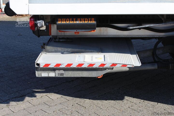 Box truck Mercedes-Benz Antos 1833 E6 Koffer 8,4m   LBW 2t   Klima