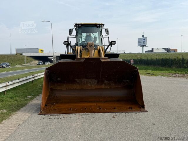 Cargador Caterpillar 966M