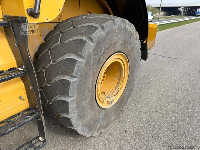 Cargador Caterpillar 966M