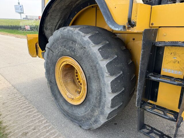 Cargador Caterpillar 966M