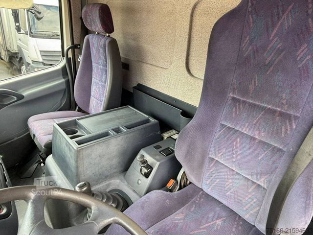 Box van MERCEDES-BENZ ATEGO 815 Koffer 4,30 m Ladebordwand 1,5 T*AHK