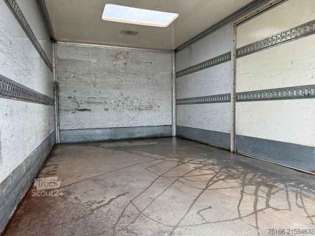 Box van MERCEDES-BENZ ATEGO 815 Koffer 4,30 m Ladebordwand 1,5 T*AHK