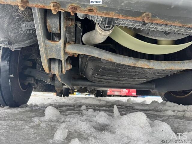 Valigia Mercedes-Benz Atego 1227 Box Truck with Tail Lift – 122,000 km W