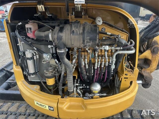 Miniescavatore CAT 303.5ECR excavator w/ 2 buckets and tiltrotator –