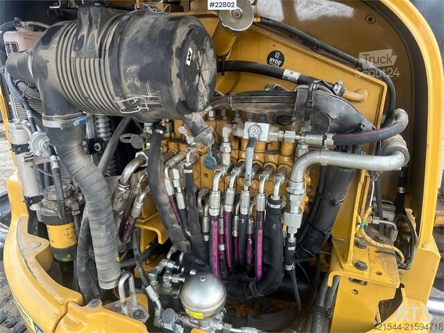 Miniescavatore CAT 303.5ECR excavator w/ 2 buckets and tiltrotator –
