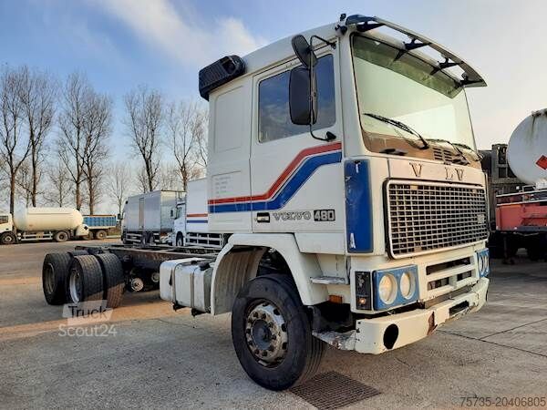 Podwozie z kabiną VOLVO F 12 6*4 STEEL SUSPENSION