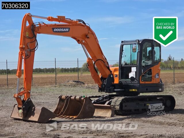 μίνι εκσκαφέας Doosan DX85 R-3 A/C - 3 Cucharas