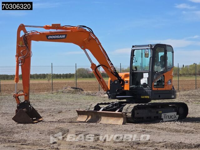 μίνι εκσκαφέας Doosan DX85 R-3 A/C - 3 Cucharas