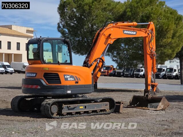 μίνι εκσκαφέας Doosan DX85 R-3 A/C - 3 Cucharas