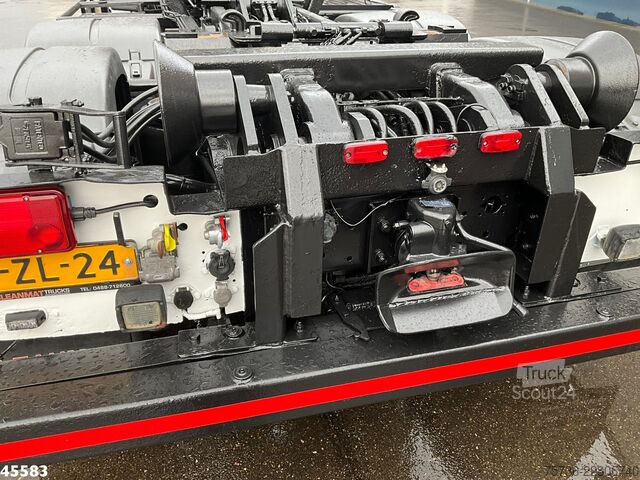 Haakarmsysteem Man TGA 26.360 Hiab 16 Tonmeter laadkraan