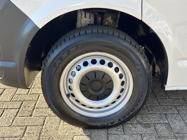 Personenbus VW Transporter Kombi 2.0 TDI L1H1 Incl btw 9-Perso...