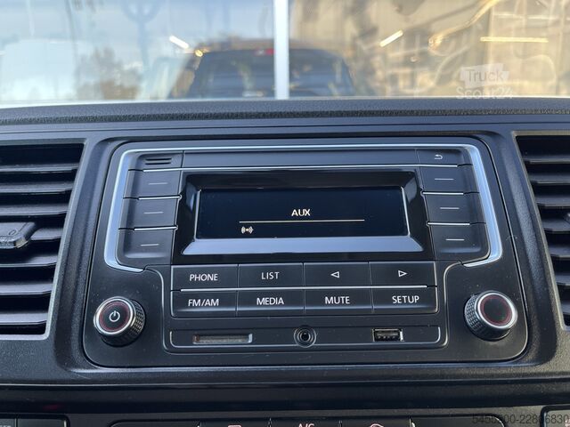 Personenbus VW Transporter Kombi 2.0 TDI L1H1 Incl btw 9-Perso...