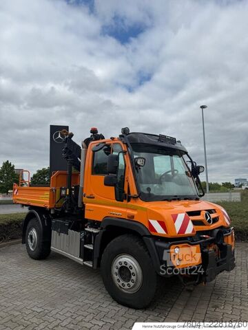 Jiný Mercedes-Benz Unimog U 427 mit Hiab Kran