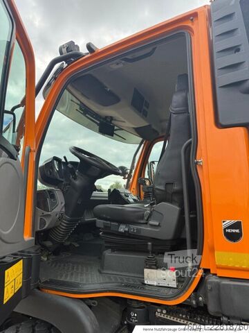Jiný Mercedes-Benz Unimog U 427 mit Hiab Kran