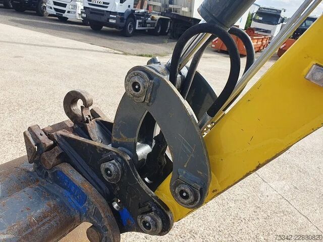 Mini bager WACKER NEUSON E13-01 - Model EZ17 Minigraver - 757 uren