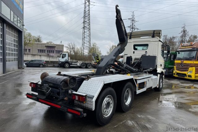 Roll-off tipper truck MERCEDES-BENZ Antos 2543 6x2 Hiab 21T