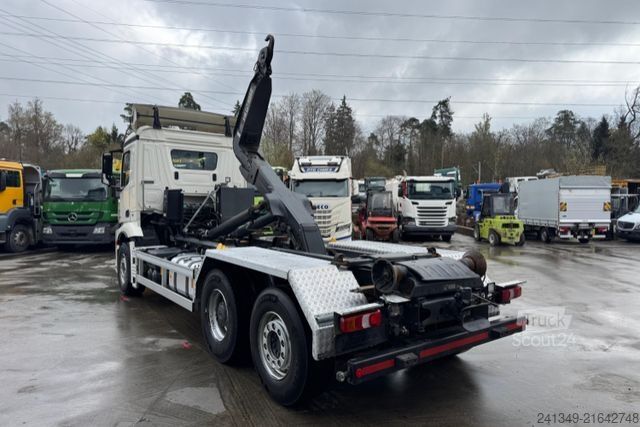 Roll-off tipper truck MERCEDES-BENZ Antos 2543 6x2 Hiab 21T