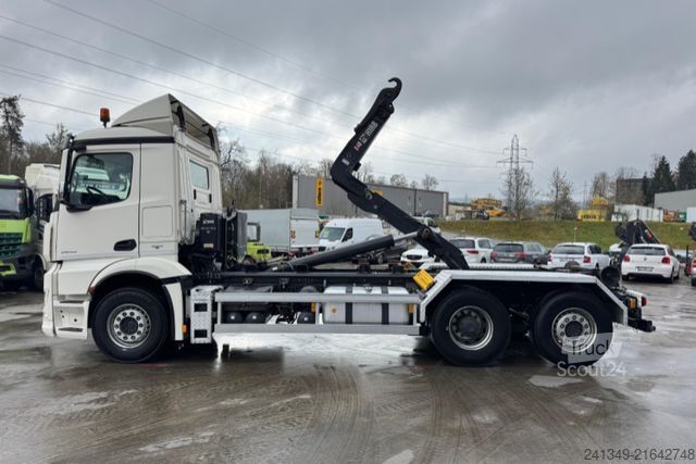 Roll-off tipper truck MERCEDES-BENZ Antos 2543 6x2 Hiab 21T