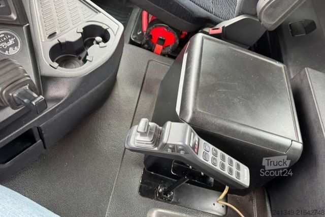 Roll-off tipper truck MERCEDES-BENZ Antos 2543 6x2 Hiab 21T