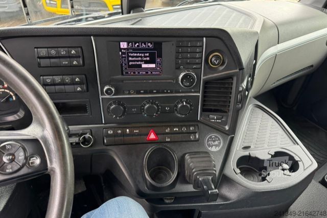 Roll-off tipper truck MERCEDES-BENZ Antos 2543 6x2 Hiab 21T