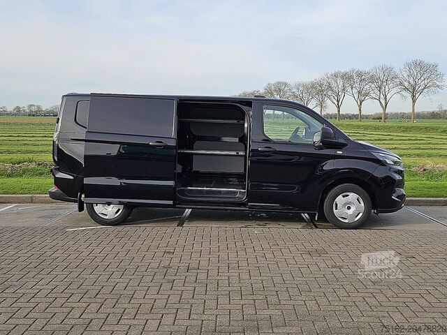 Kombi s vysokou strechou FORD TRANSIT CUSTOM 2.0 L2H1 Navi LED!