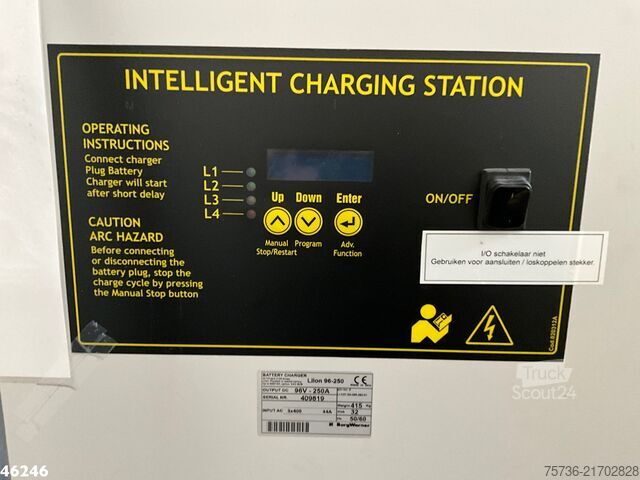 Cestna čistilnica Dulevo 2000E FULL ELECTRIC Just 22.169 km!