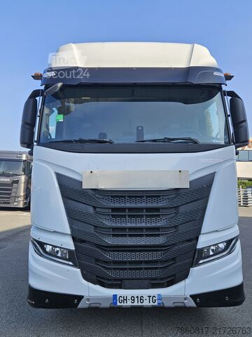 Standardni tegljač IVECO X-WAY 490