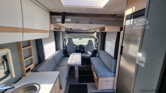 Semi-integrated camper DETHLEFFS Just Camp T 6762 Abverkaufsaktion